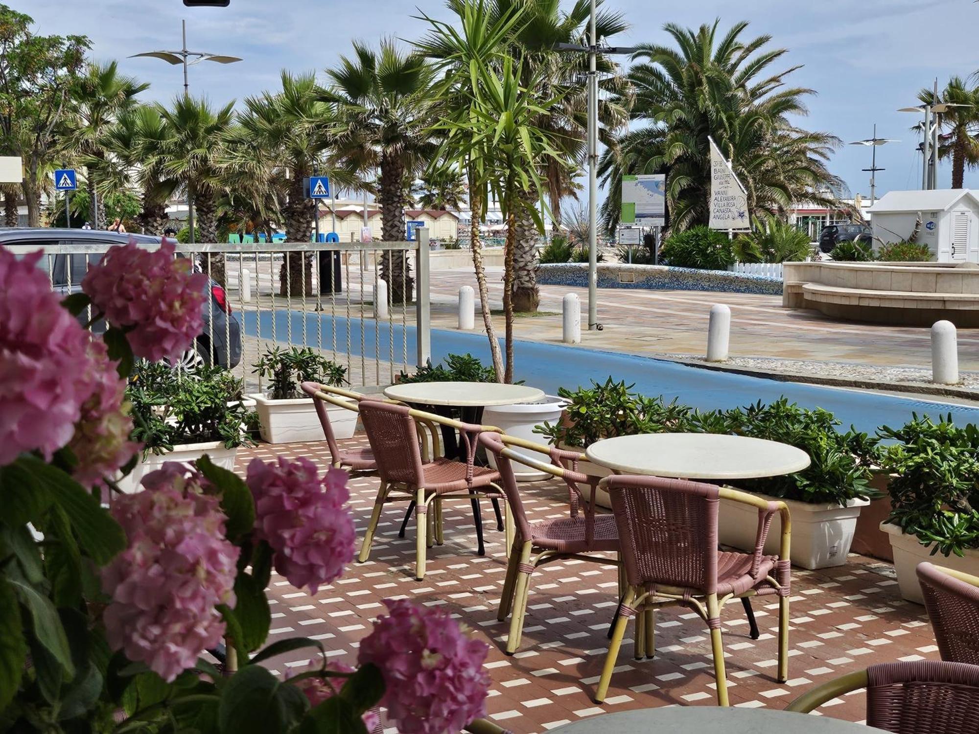 Hotel Villa Rosa Misano Adriatico Kültér fotó