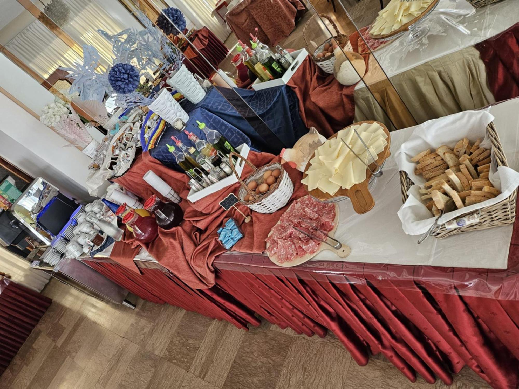Hotel Villa Rosa Misano Adriatico Kültér fotó